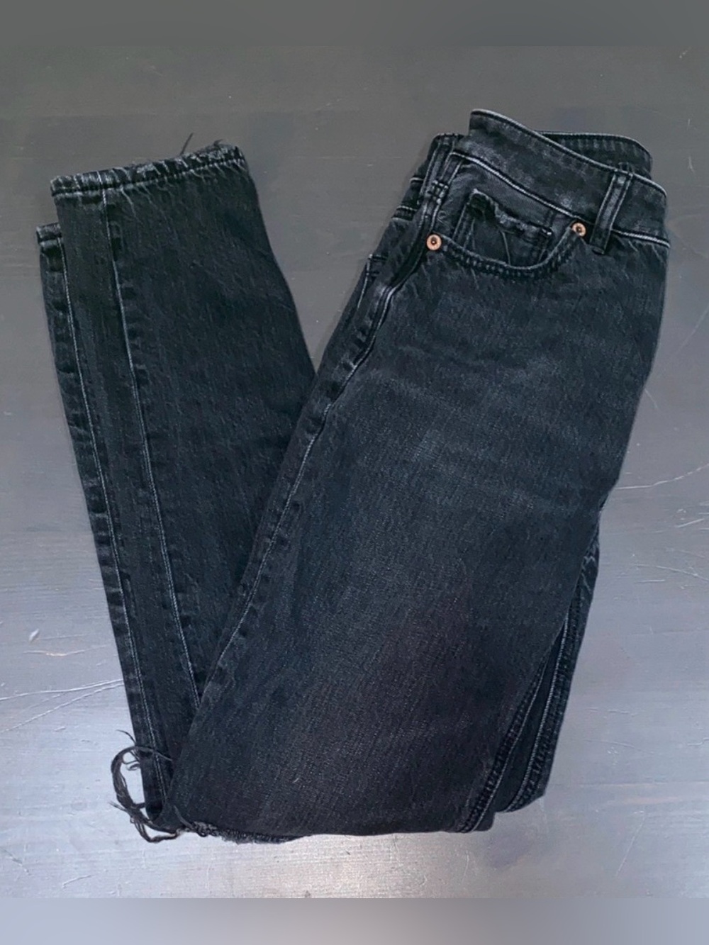 American Eagle Strigid Mom Jean Distressed Black High Rise Frayed 000 Short